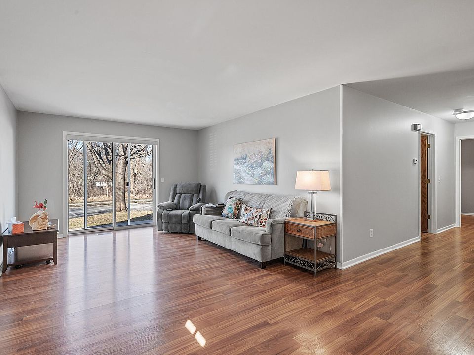 1st image of 2379 Grenadier Ave N