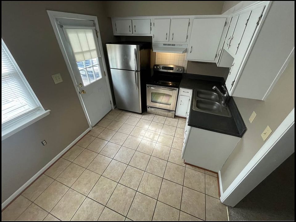 1st image of 2200 Bainbridge Dr