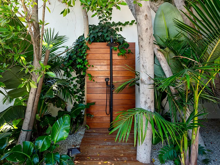 4363 Irvine Ave — Photo 14