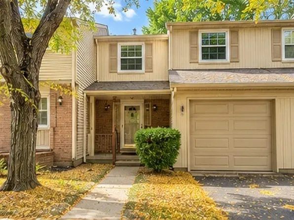 1645 Brentwood Dr #1645, Troy, MI 48098