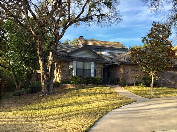 2nd image of 7808 Skylake Dr
