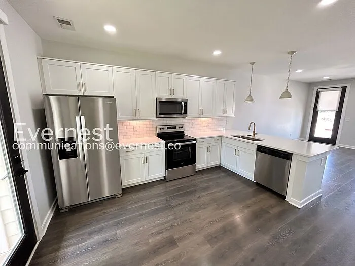 614 Mason Ward Pl — Photo 3