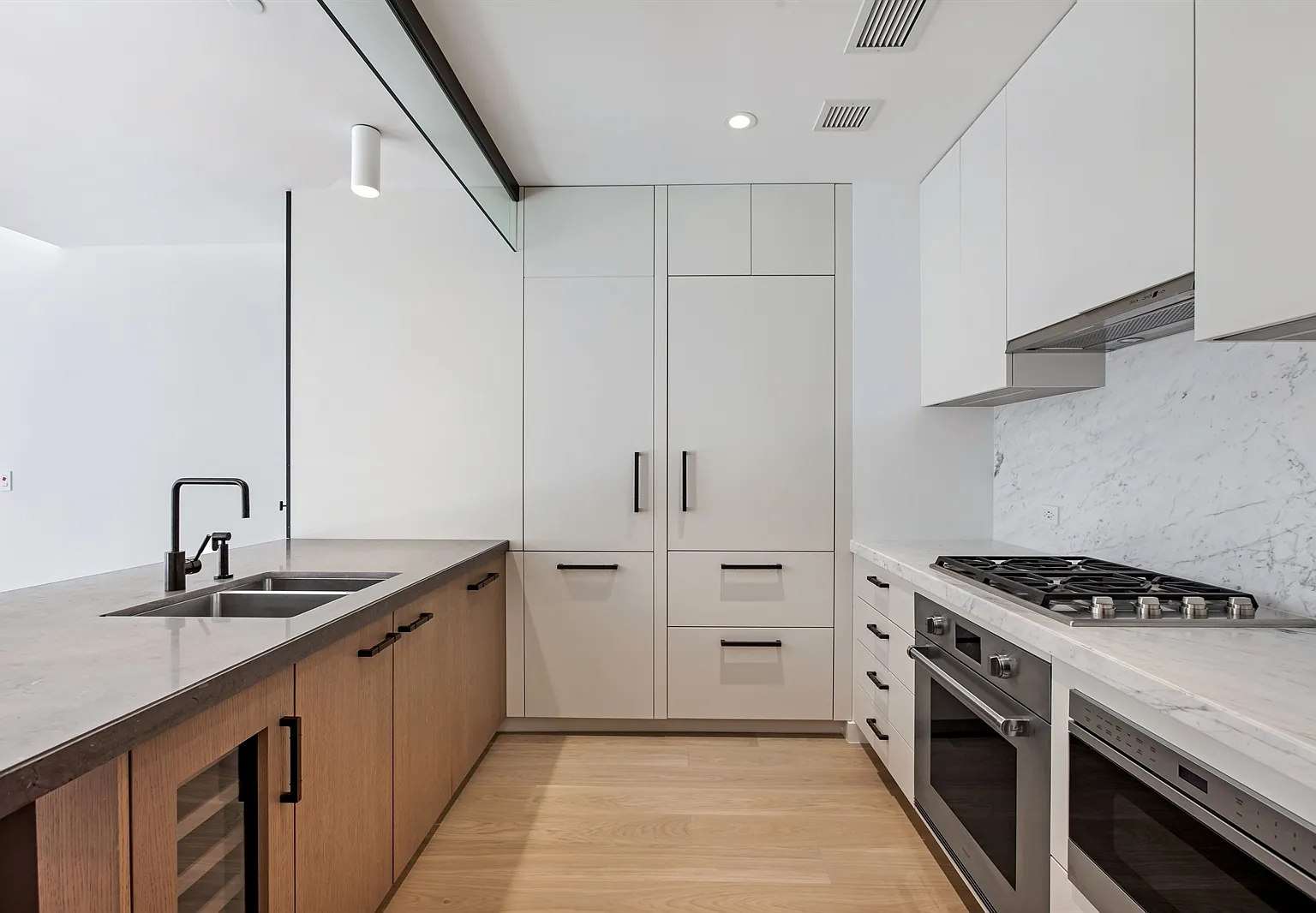 438 East 12th Street — Photo 2
