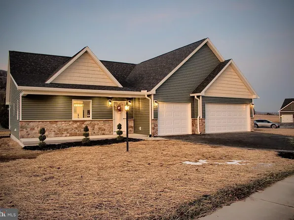 126 Saffron Rd, Centre Hall, PA 16828