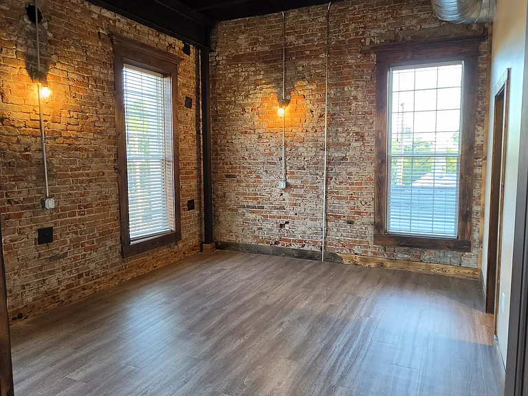 324 Main St #1 — Photo 16