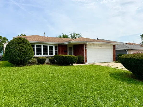 1302 Prince Dr, South Holland, IL 60473