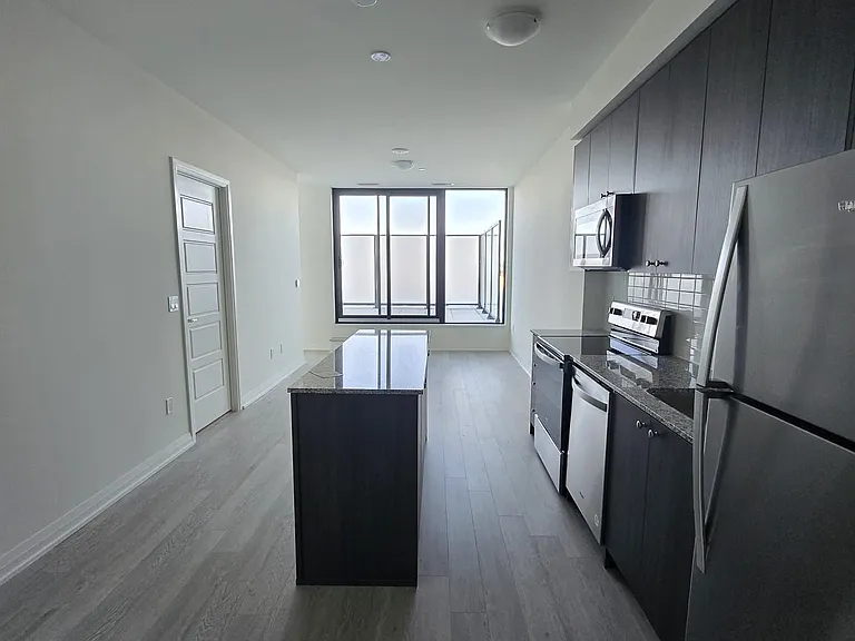 1415 Dundas St S #701 — Photo 6