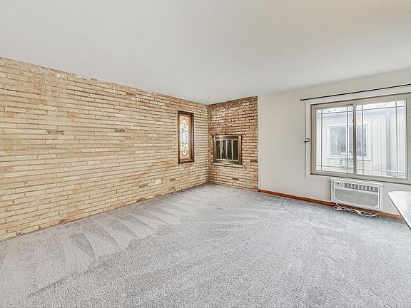 3rd image of 860 W Lill Ave APT 3