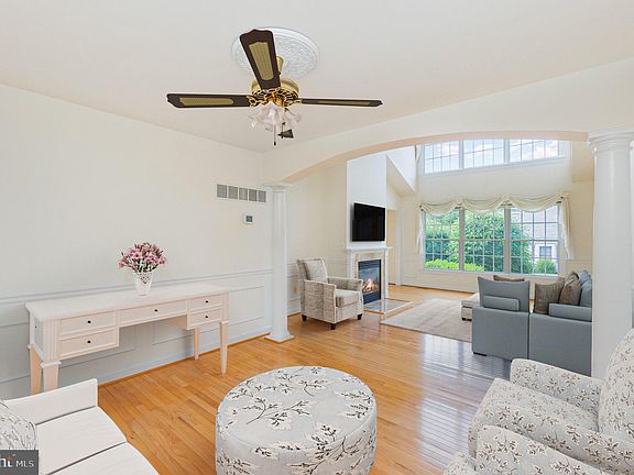 2nd image of 1800 Barrington Village Ct