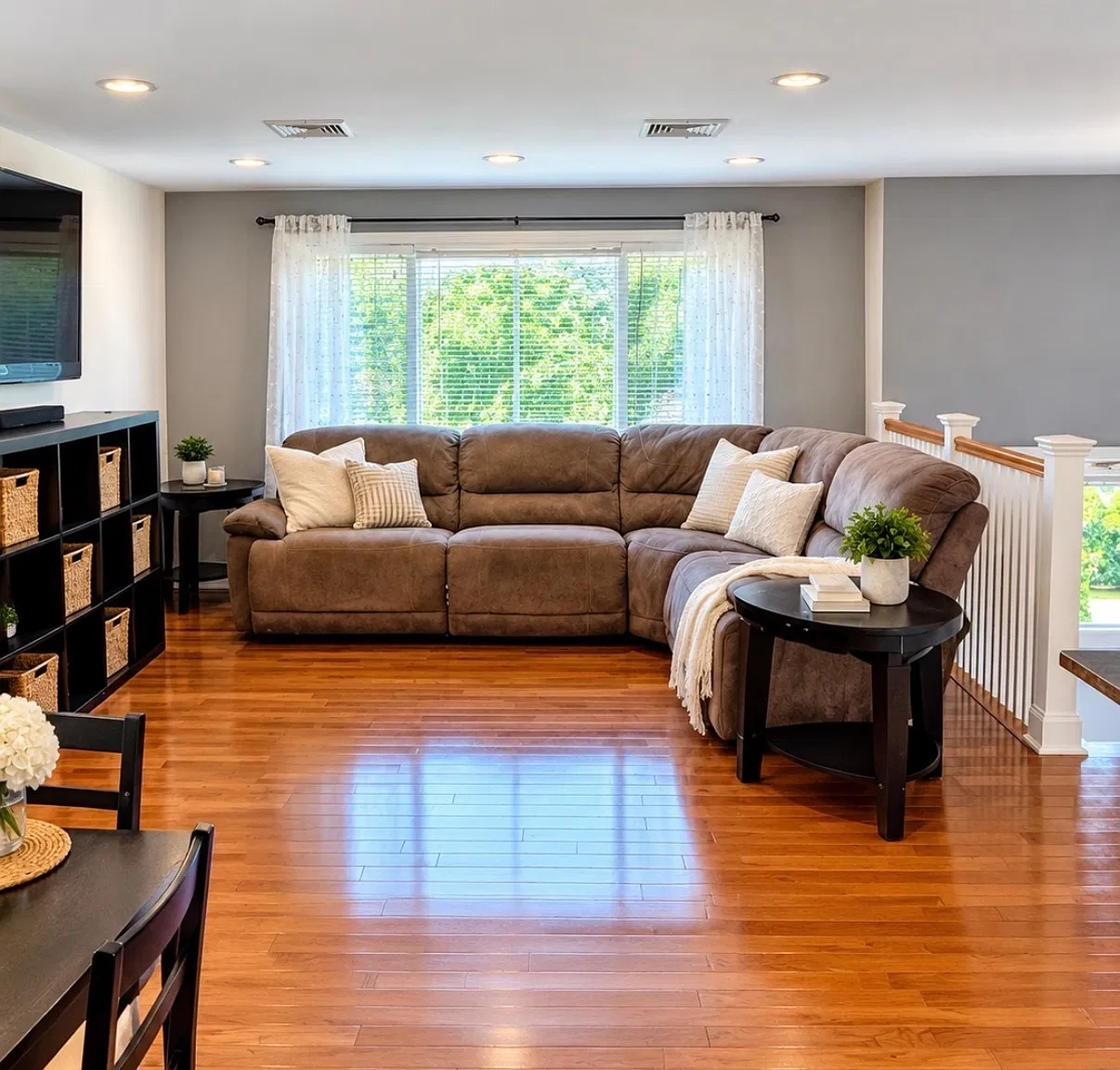 4 bed, 2.0 bath, 1560 sqft, $3,250 — Photo 3