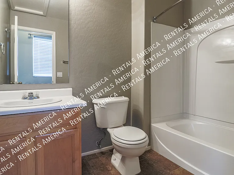 747 N Port Dr — Photo 16