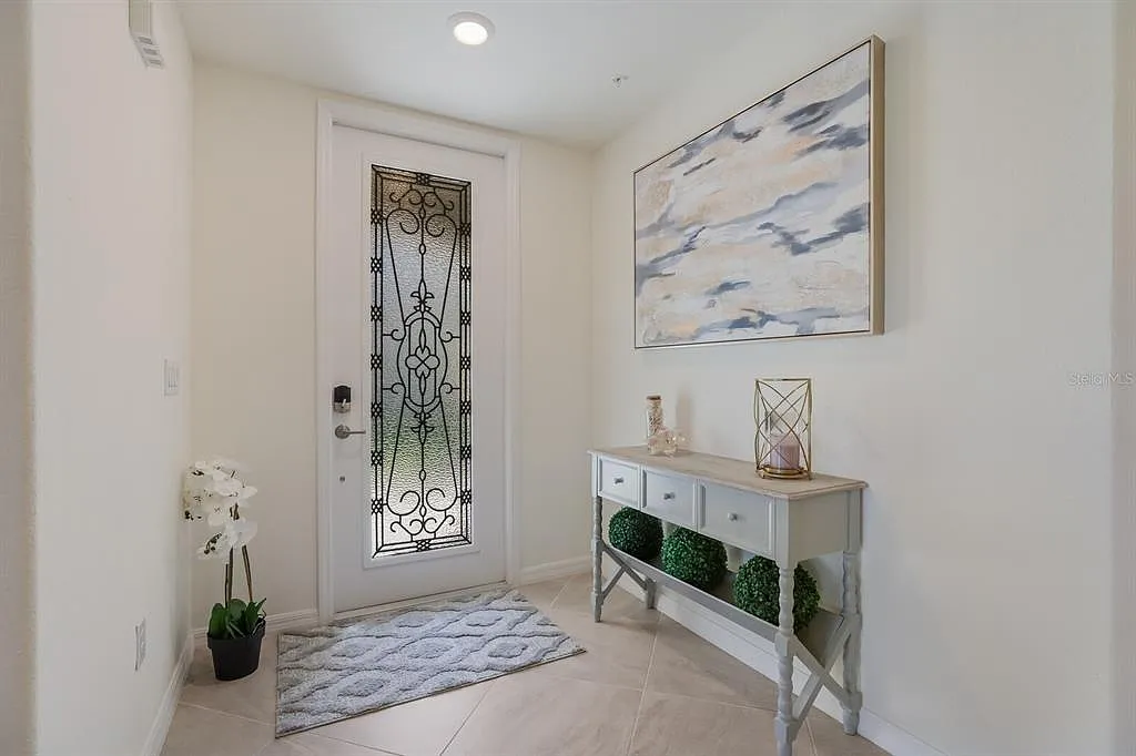 3 bed, 2.0 bath, 1786 sqft, $6,000 — Photo 4