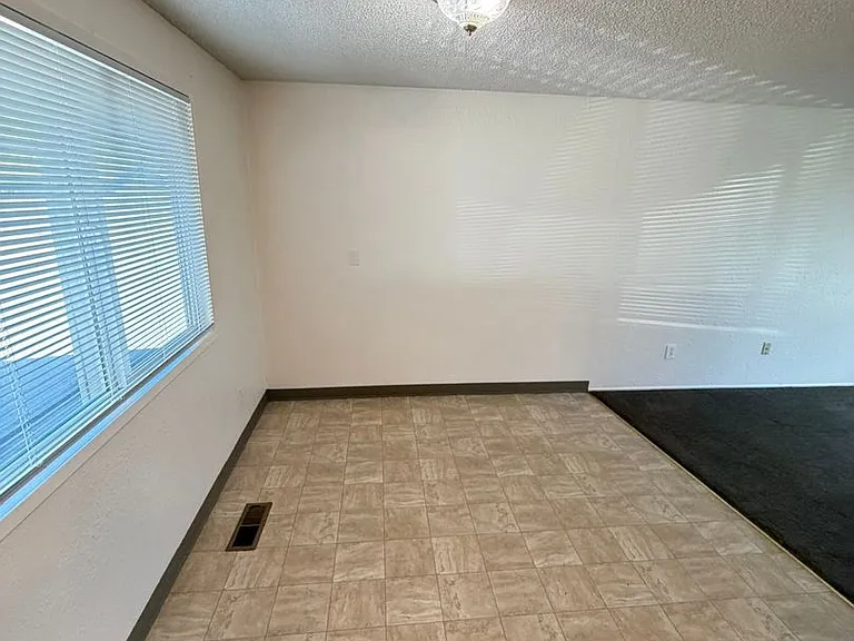 2523 Pine Ln SE — Photo 6