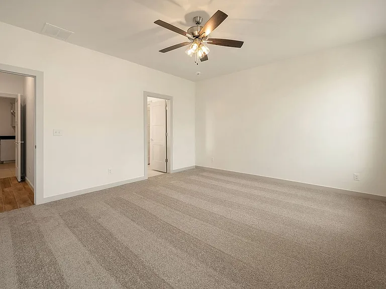 4909 Misty Wood Ln — Photo 34
