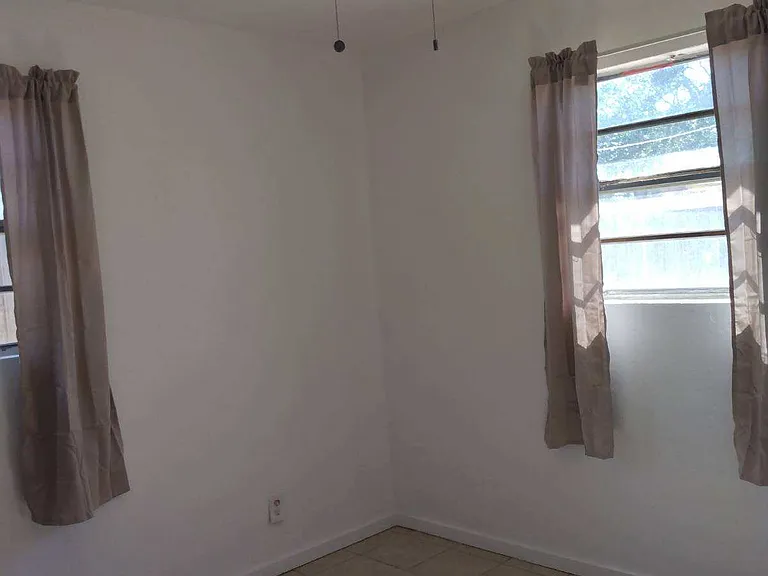 1906 N Mississippi Ave — Photo 13