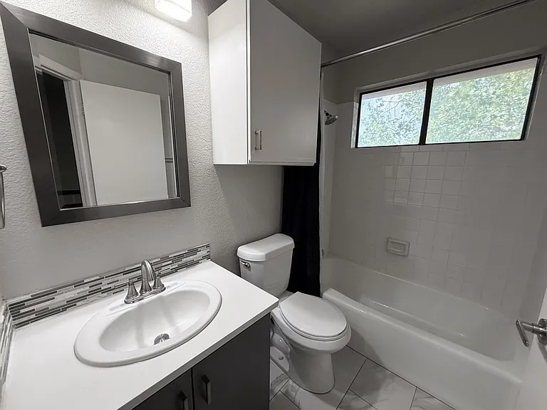 1009 Markham Ln #A — Photo 19