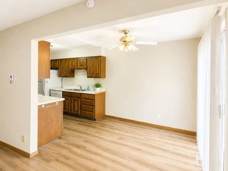 9777 Orangewood Dr — Photo 5