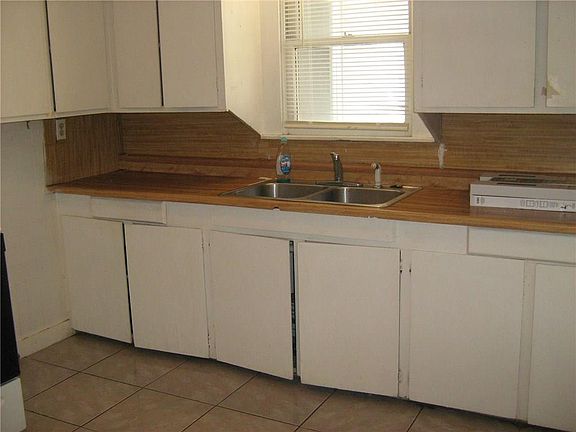 3rd image of 107 Avenue C