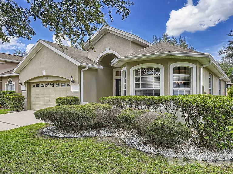 5555 Burlwood Dr — Photo 2