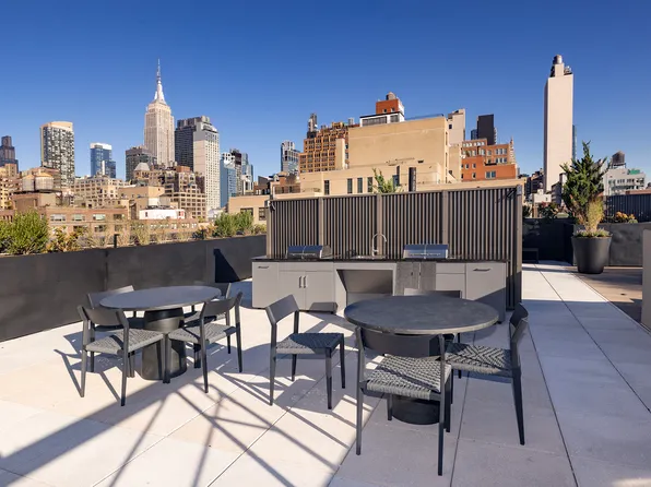 261 West 24th Street image 11 of 12