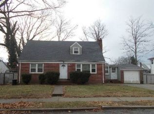 1750 De Salle Pl, Merrick, NY 11566