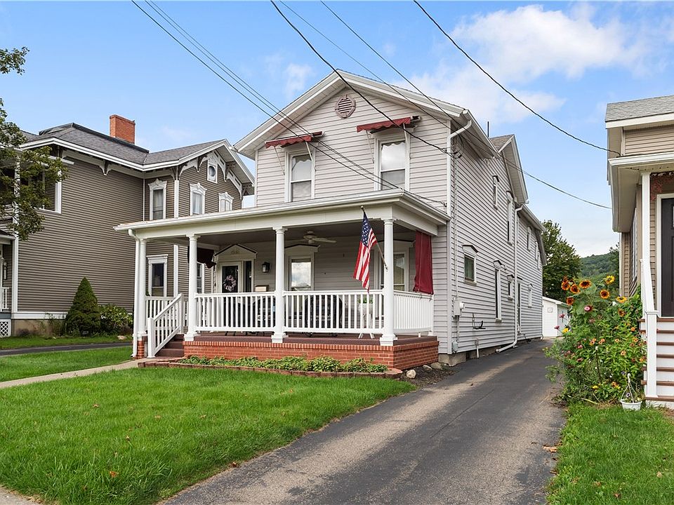 1st image of 260 Main St