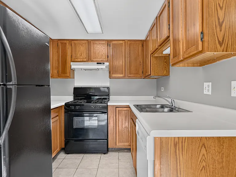 485 Nicole Dr #D — Photo 8