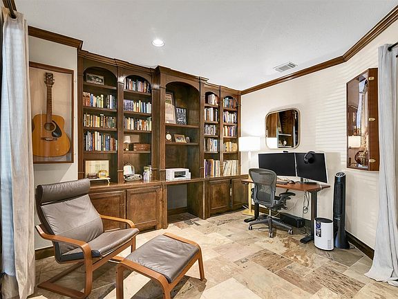 5th image of 23 Townsend Pl