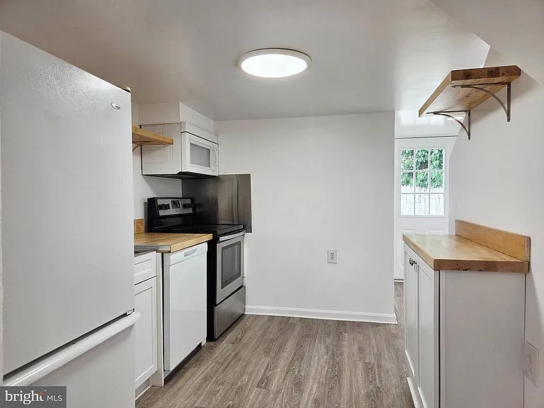 233 Kern St — Photo 4
