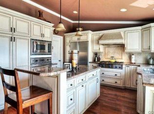 21001 Strathmoor Ln, Huntington Beach, CA 92646
