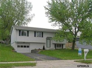 21203 Old Coach Rd, Chicago, IL 60618