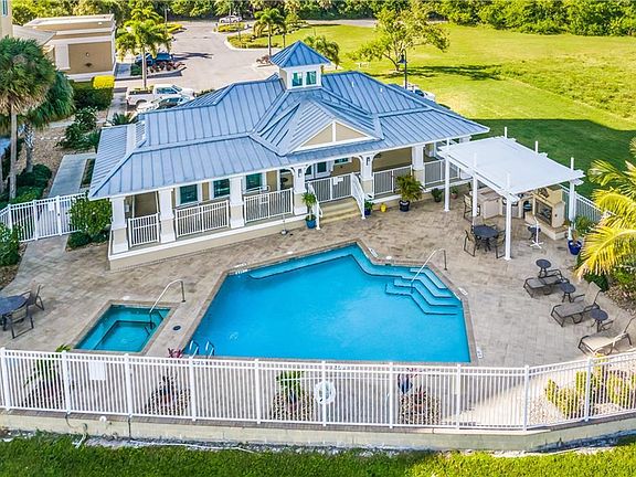 3rd image of 10851 Mangrove Cay Ln NE Penthouse 4