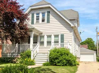 2930 N 73rd St, Milwaukee, WI 53210
