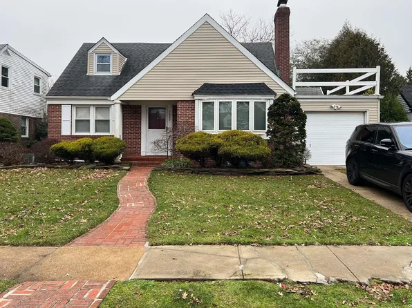 1622 Benedict, North Baldwin, NY 11510