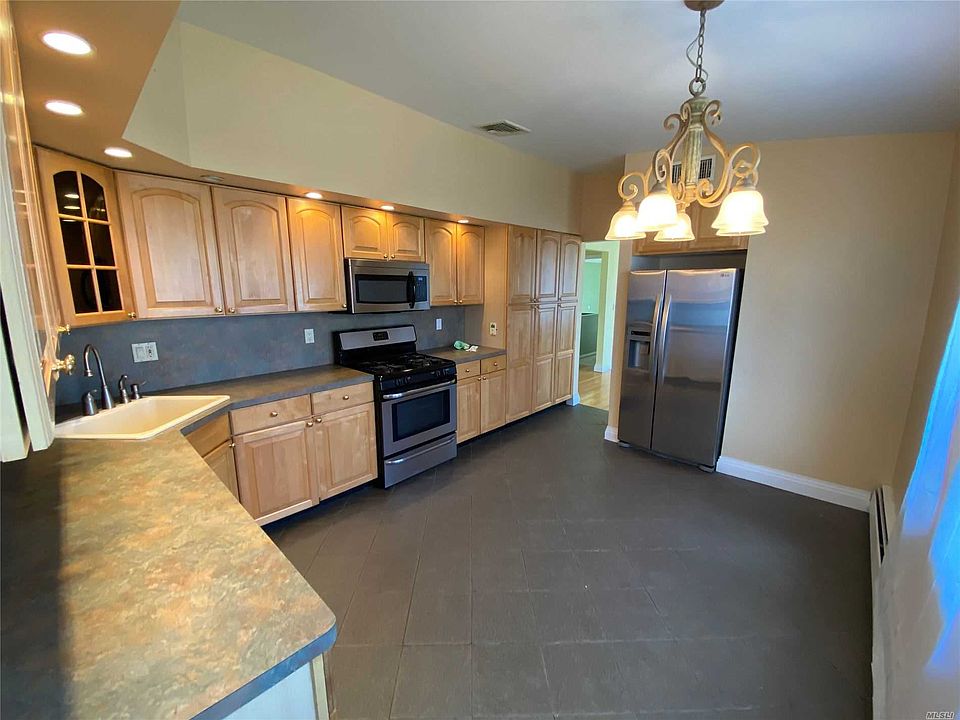 1st image of 39 Michigan Dr