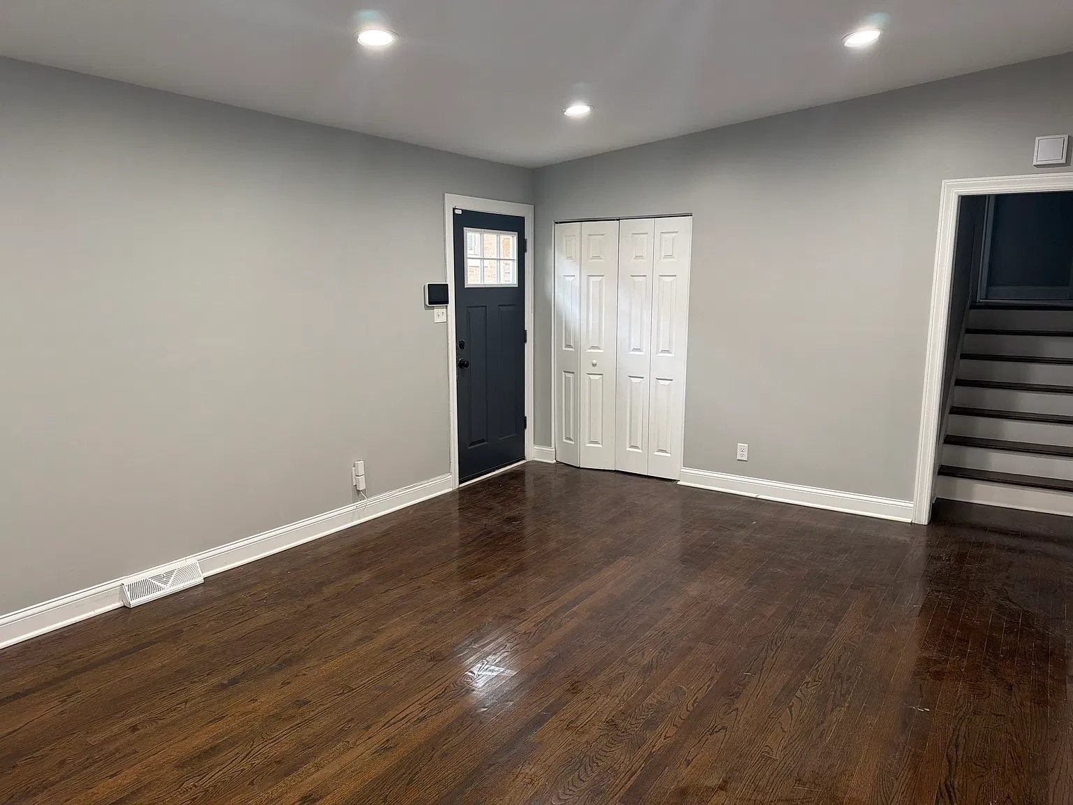 4 bed, 2200 sqft, $2,900 — Photo 3