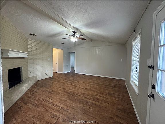 5th image of 2807 Jennifer Dr