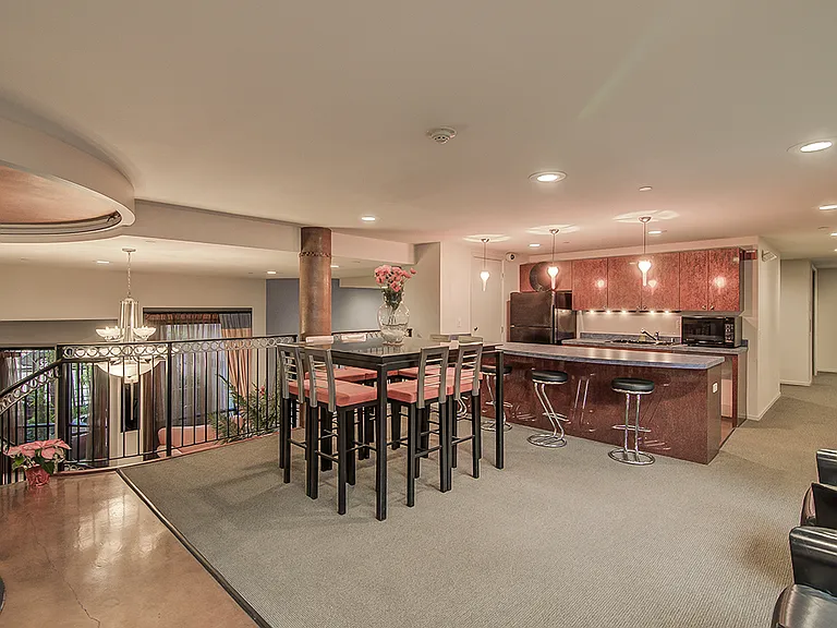 323 Queen Anne Ave N #712 — Photo 3
