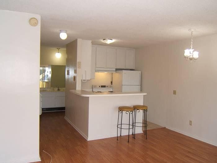 1st image of 160 S El Molino Ave APT 214