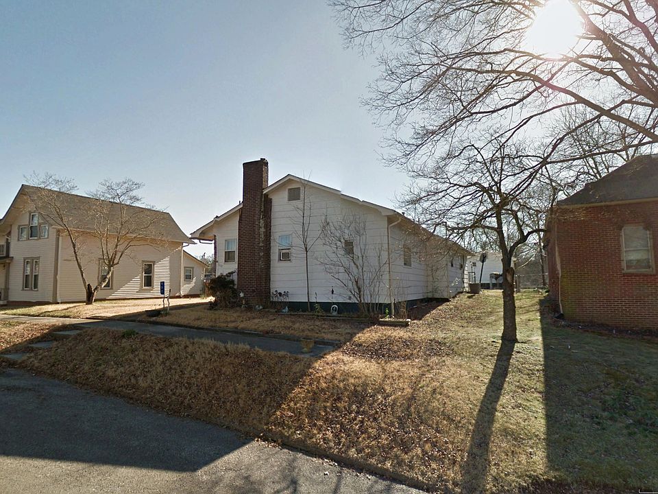 2nd image of 902 C St