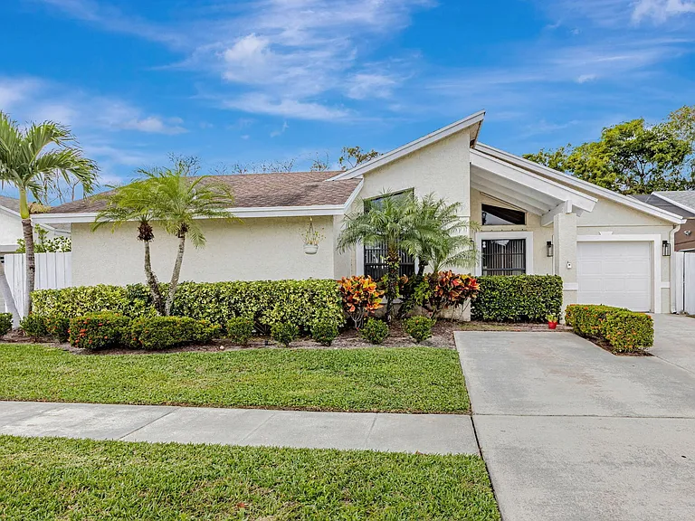 21356 Summertrace Cir — Photo 1
