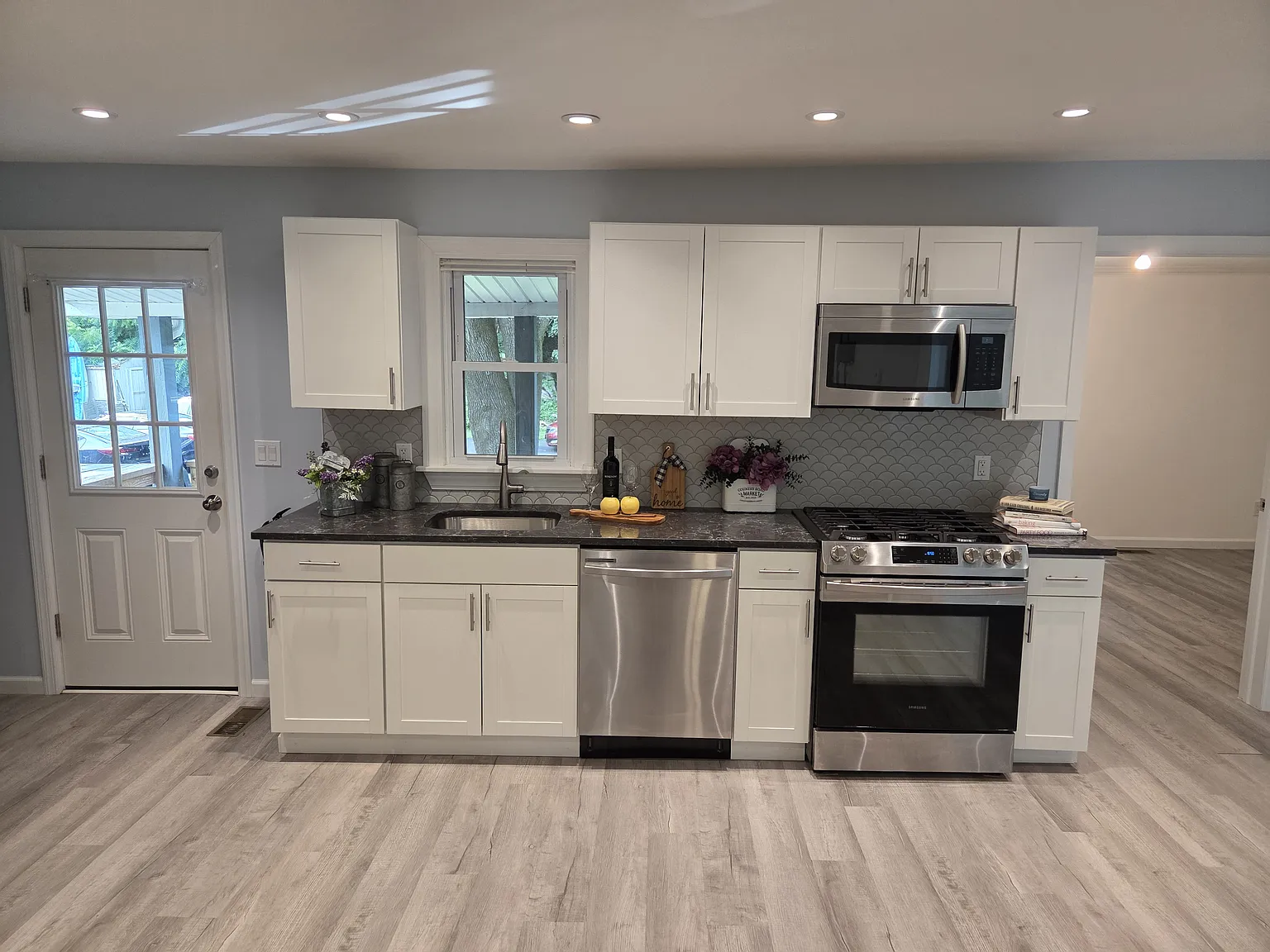2 bed, $2,200 — Photo 2