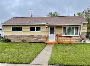 26805 Bryan St, Roseville, MI 48066