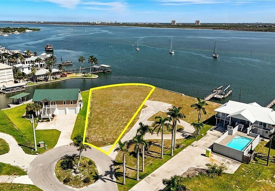 1st image of 645 Matanzas Ct