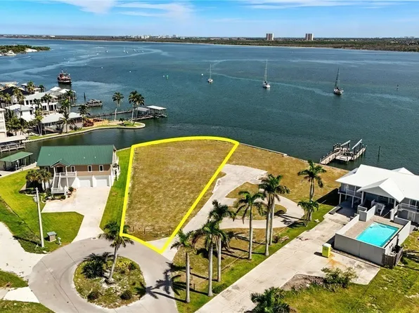 645 Matanzas Ct, Fort Myers Beach, FL 33931