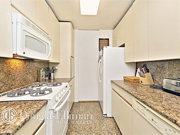 3rd image of 500 E 77th St APT 632