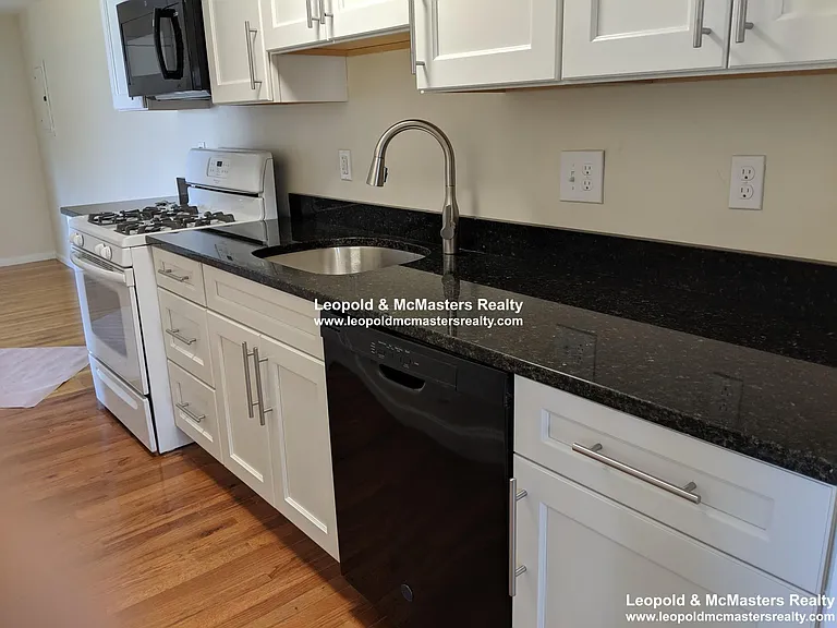 81 Litchfield St #15 — Photo 1