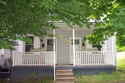641 Irwin St Photo 1