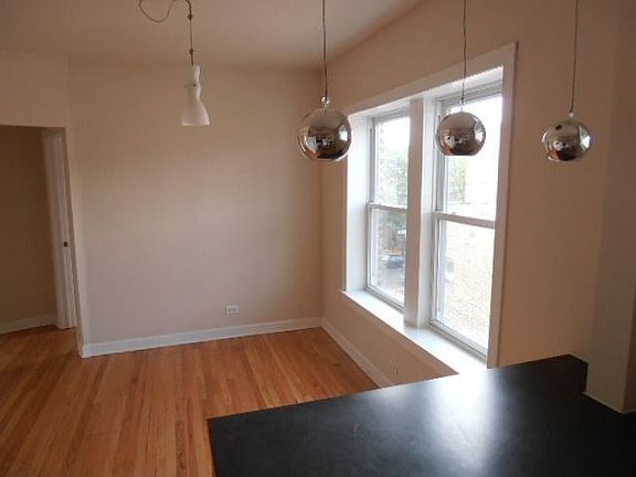 5th image of 1628 W Farwell Ave APT 3J