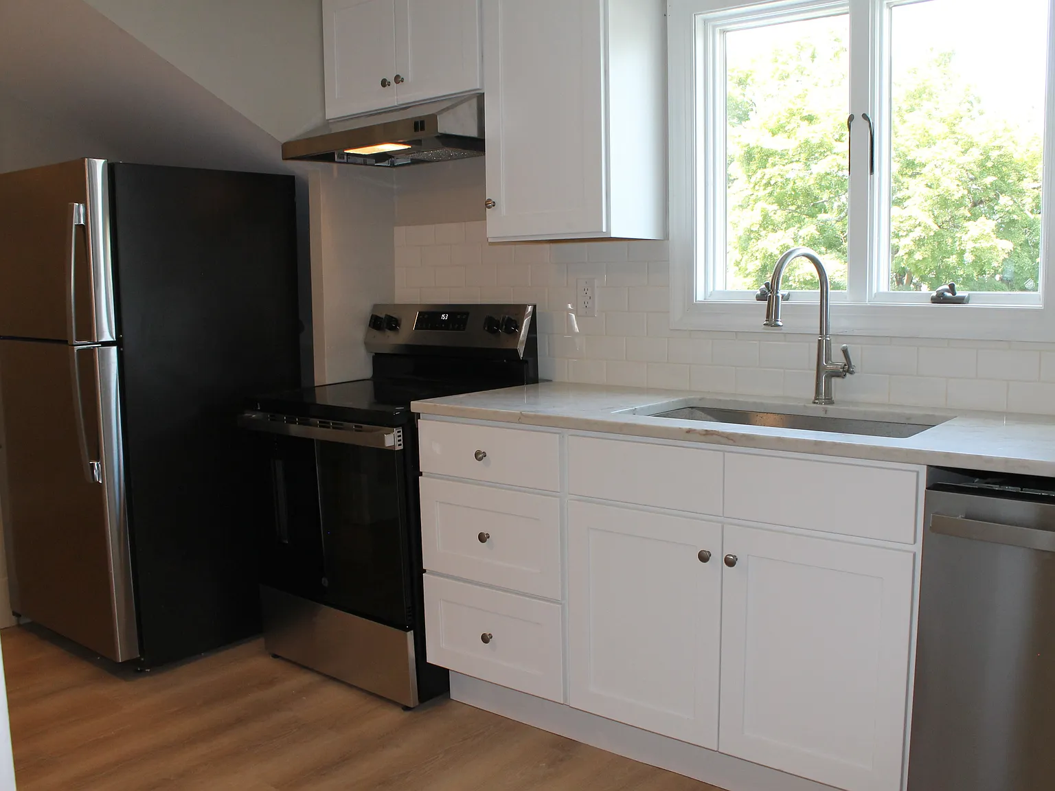 2 bed, $2,850 — Photo 3